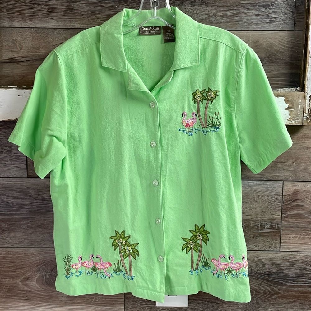 JANE ASHLEY Embroidered Flamingos Blouse Top Short Sleeved Button Up Sz M Green